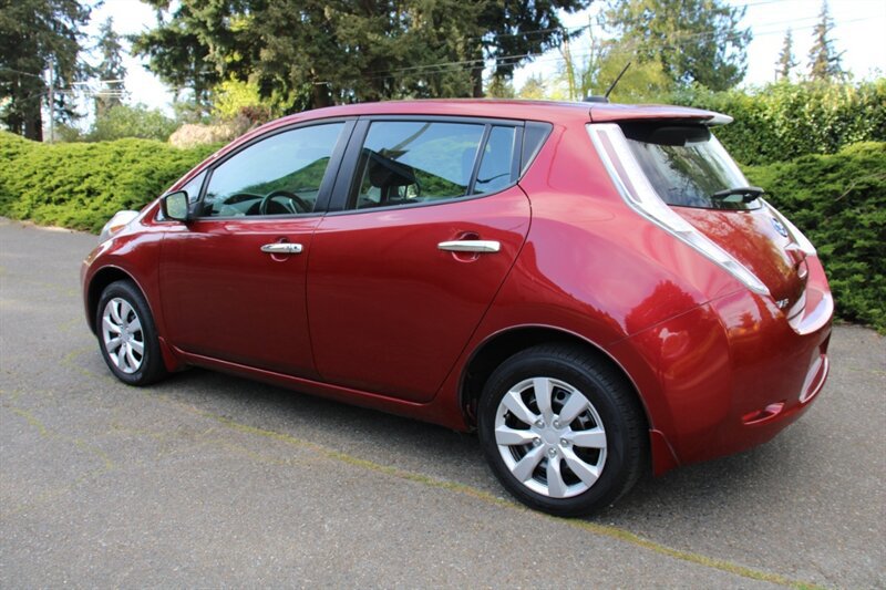Used 2015 Nissan Leaf S w/ Charge Package FWD image 4