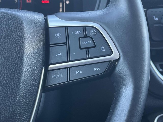 Used 2024 Toyota Grand Highlander AWD image 29
