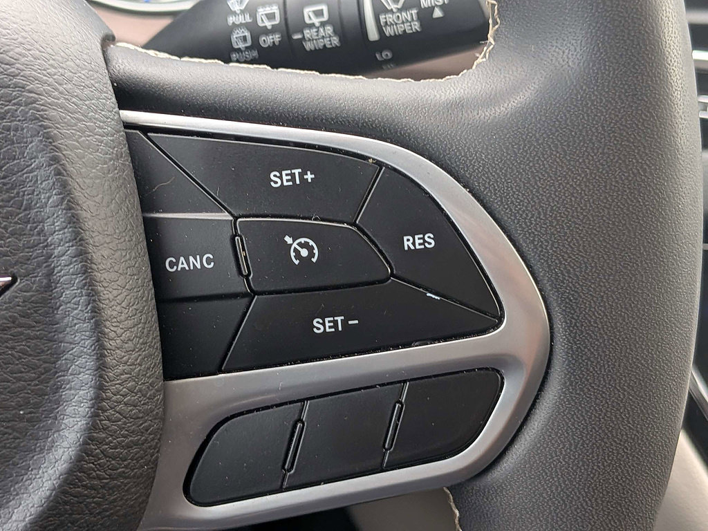 Certified 2022 Chrysler Voyager LX FWD image 25