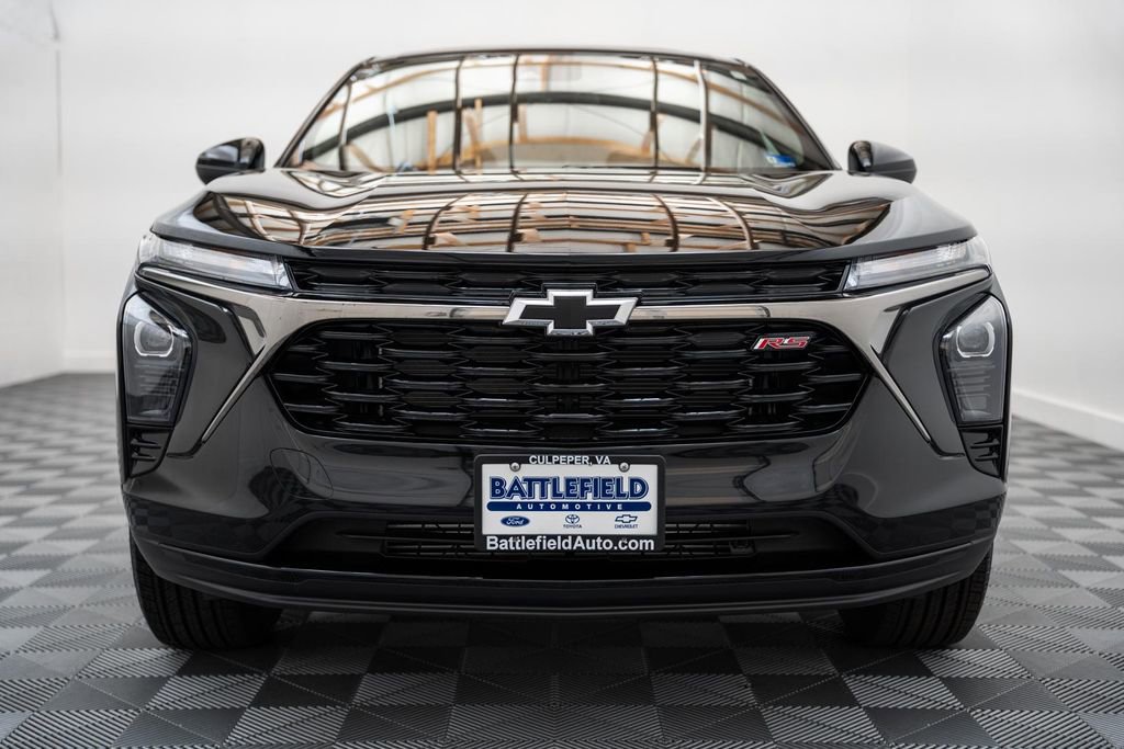 New 2026 Chevrolet Trax RS w/ Sunroof Package FWD image 2