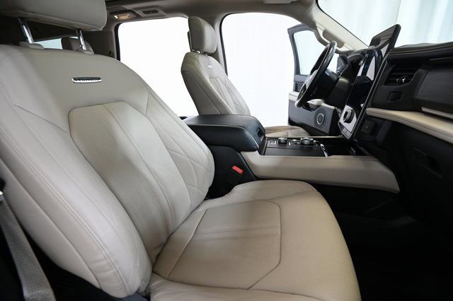 Used 2024 Ford Expedition Max Platinum AWD/4WD image 33