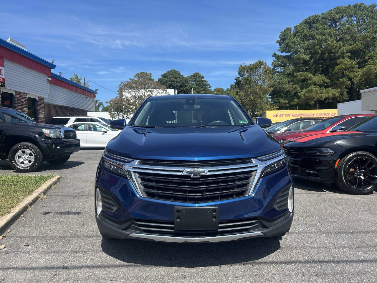 Used 2022 Chevrolet Equinox LT image 2