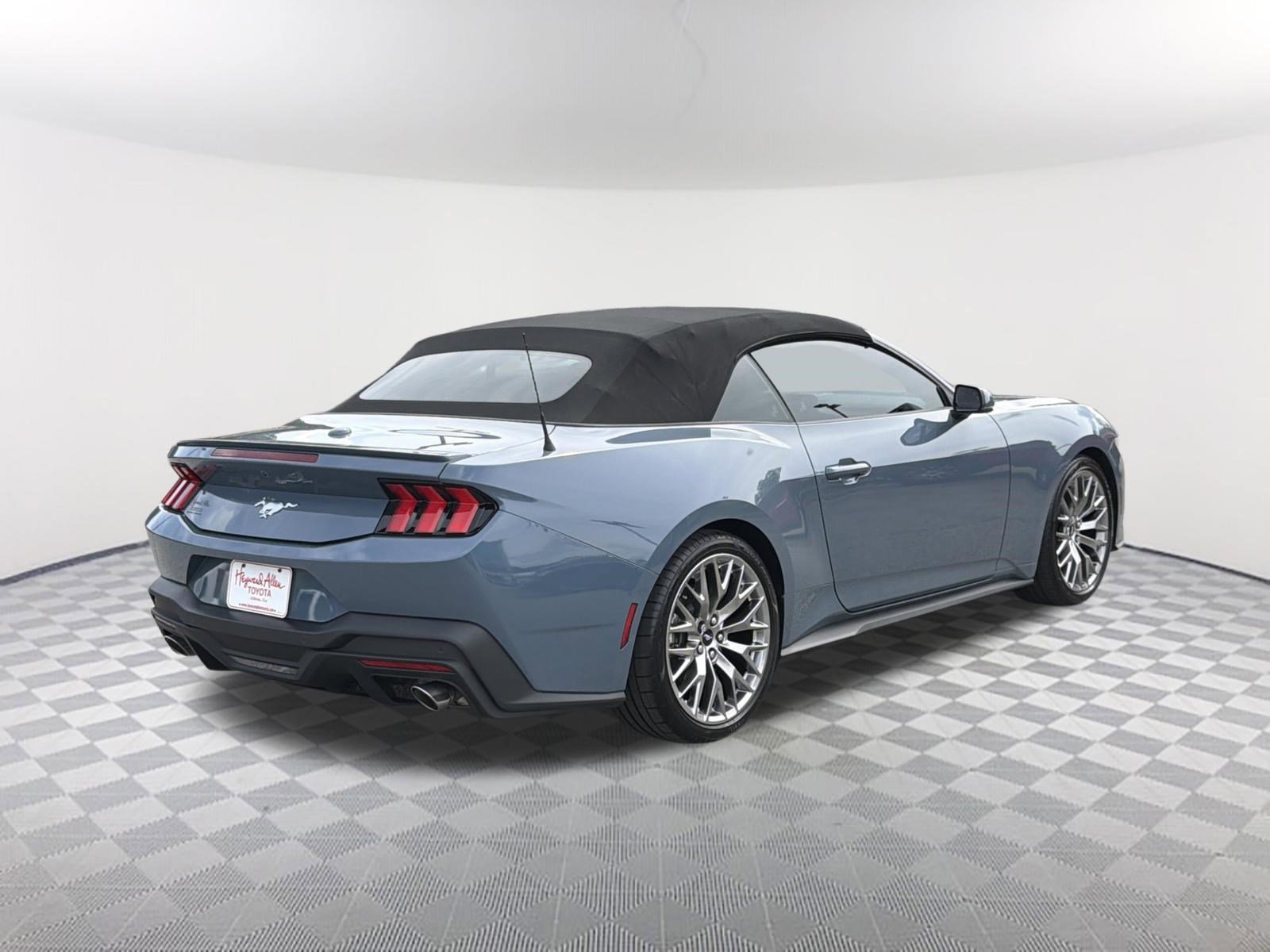 Used 2024 Ford Mustang Premium RWD image 17