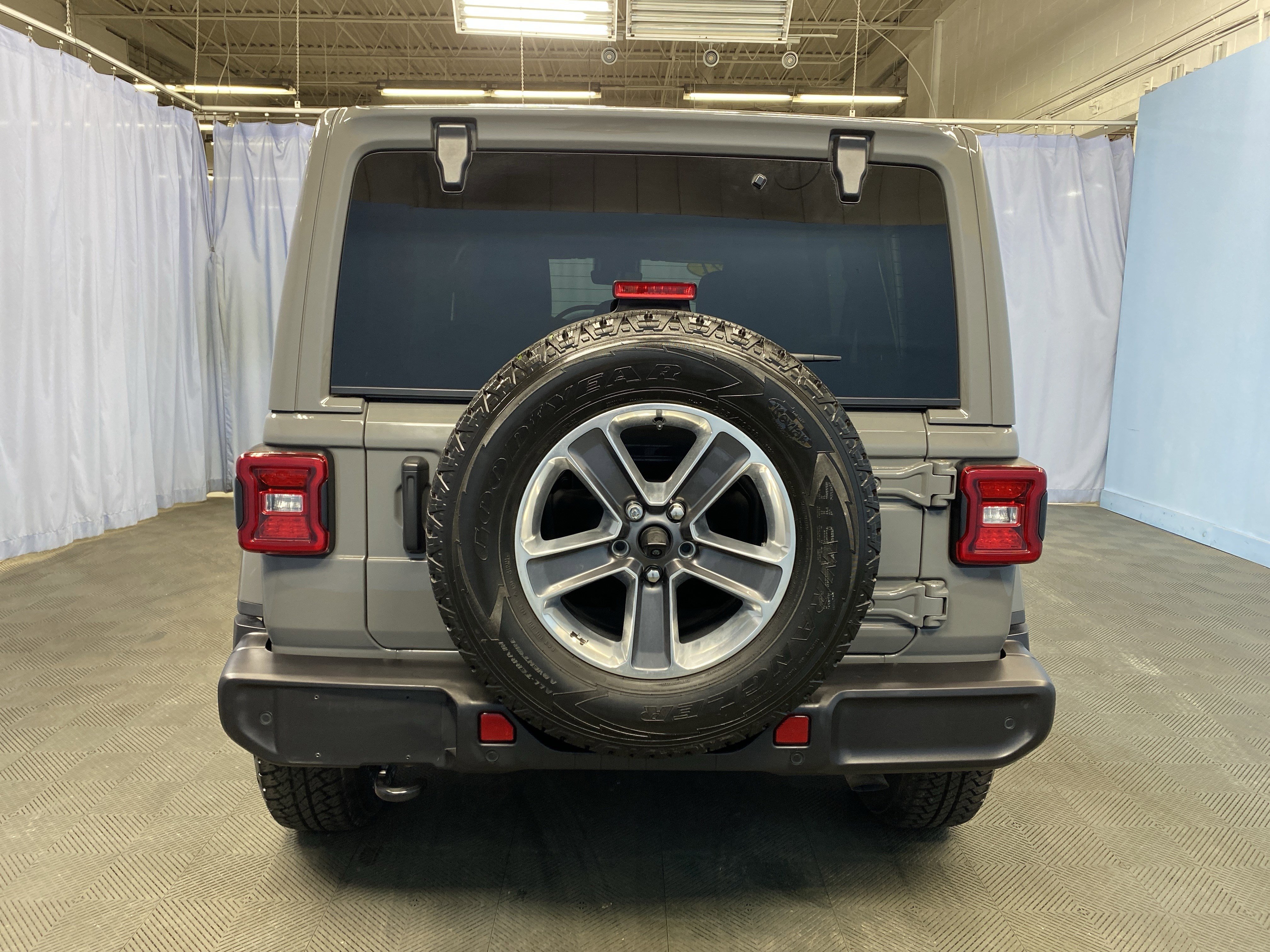 Used 2021 Jeep Wrangler Unlimited Sahara image 5