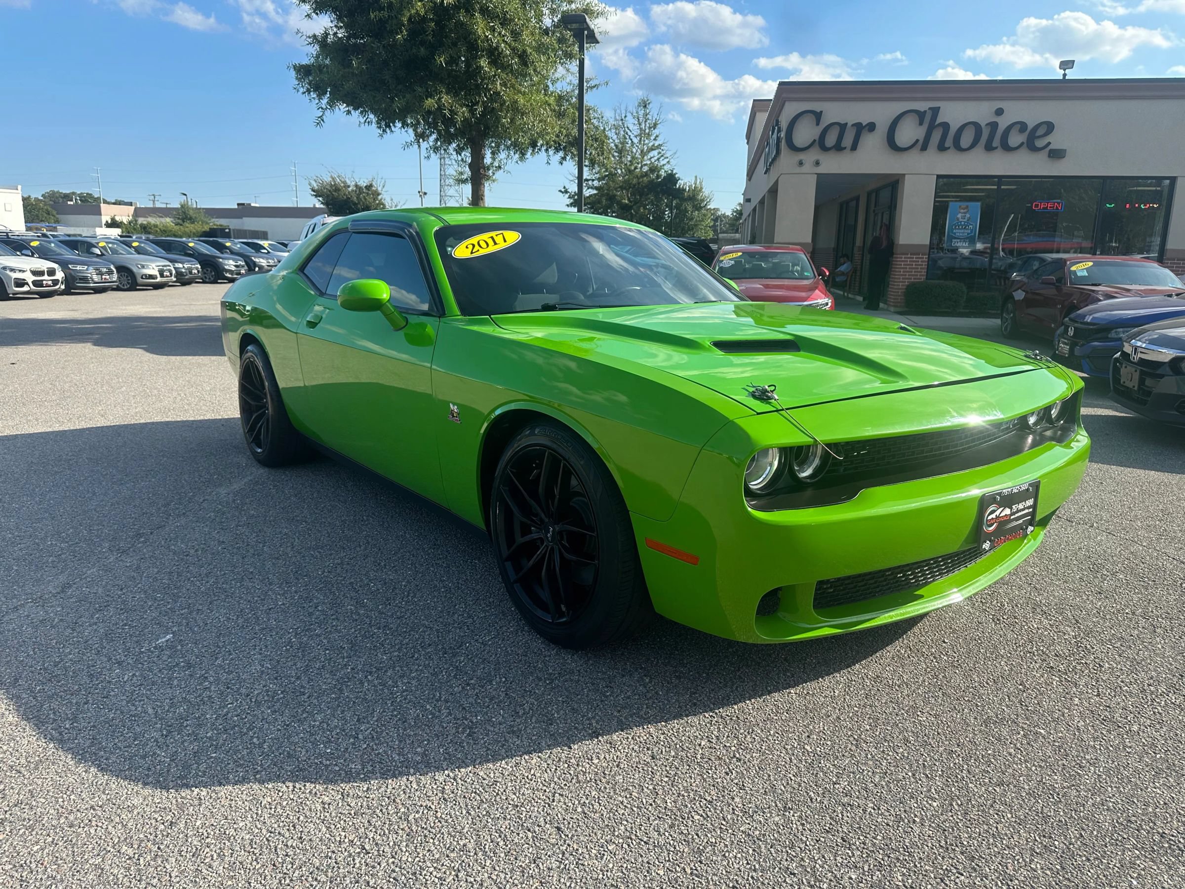 Used 2017 Dodge Challenger R/T Scat Pack RWD image 11