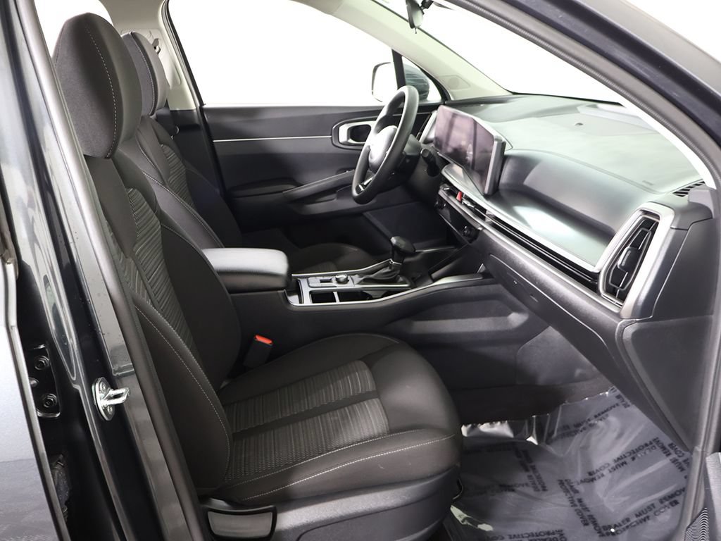 Certified 2024 Kia Sorento LX FWD image 30