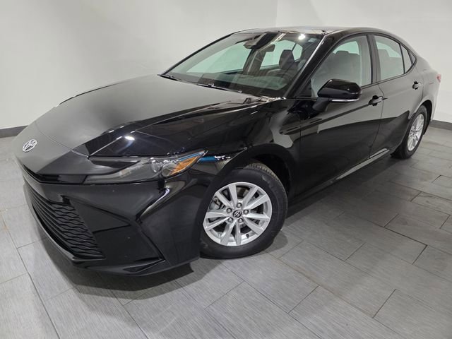 Used 2025 Toyota Camry LE w/ Convenience Package FWD image 1