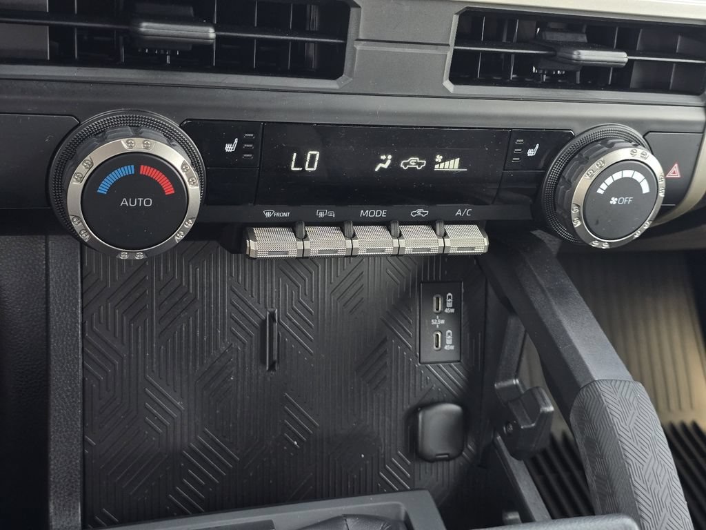 Used 2025 Toyota Tacoma TRD Off-Road AWD/4WD image 21