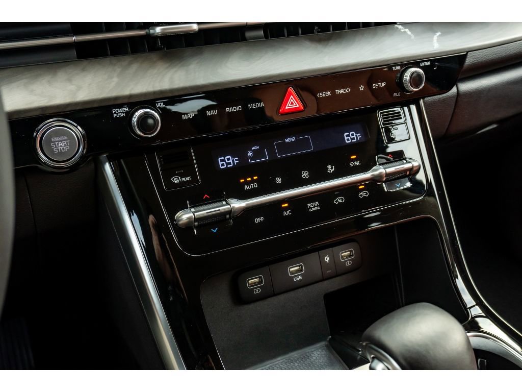 Used 2023 Kia Carnival SX image 22