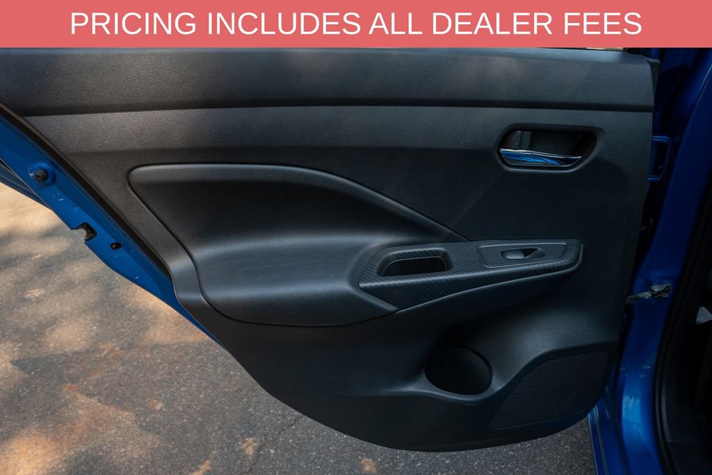 Used 2023 Nissan Versa SV FWD image 9