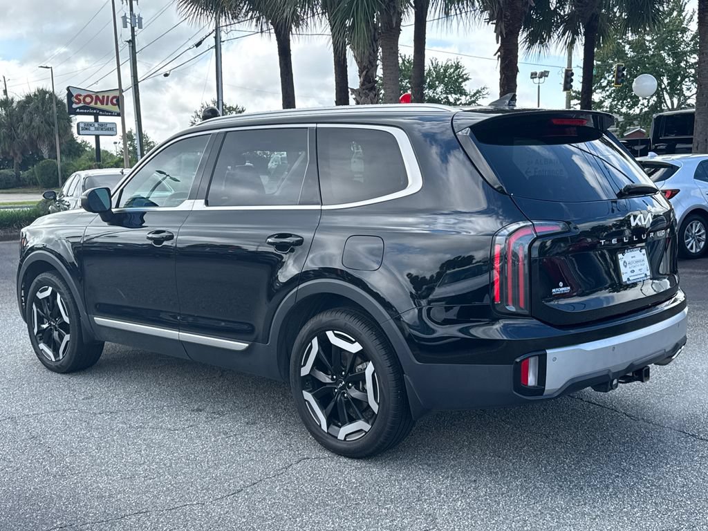 Certified 2024 Kia Telluride EX w/ EX Captain's Chair Package FWD image 5