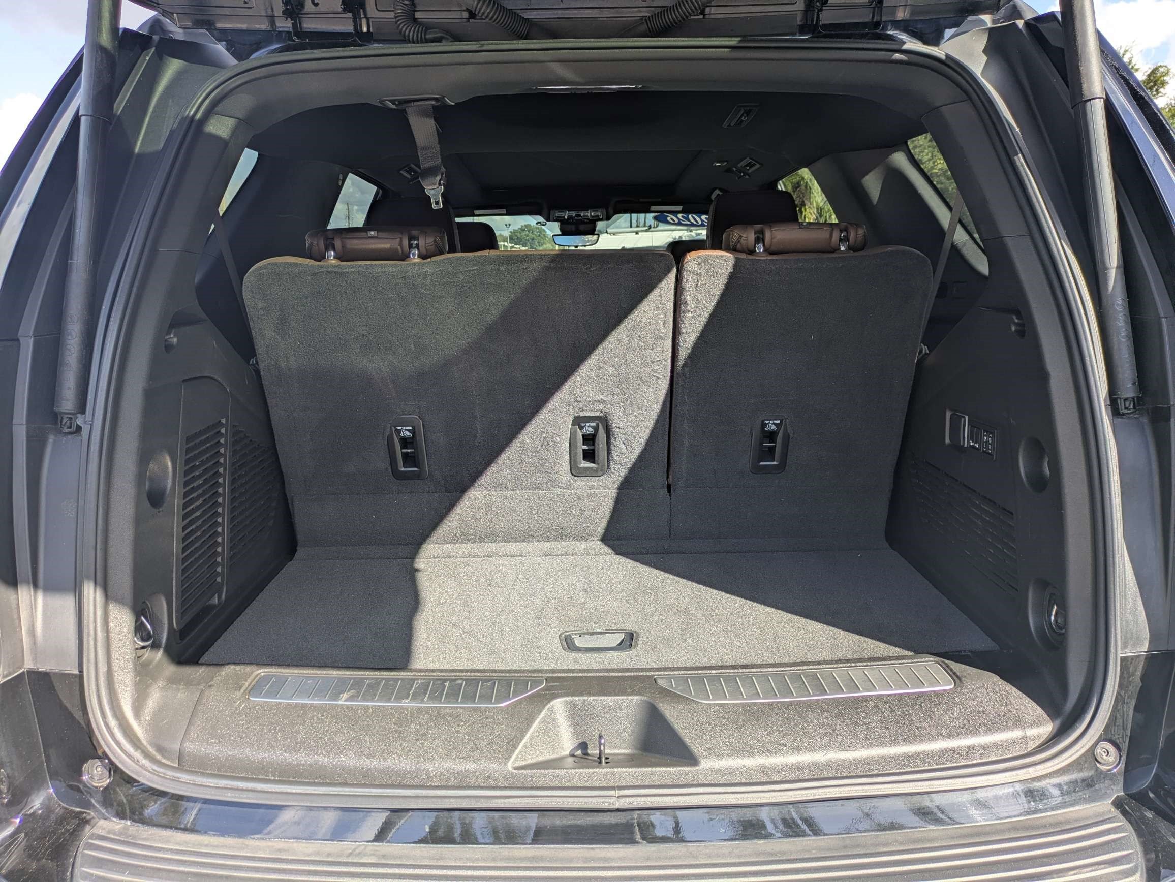 Used 2026 Chevrolet Tahoe High Country RWD image 12