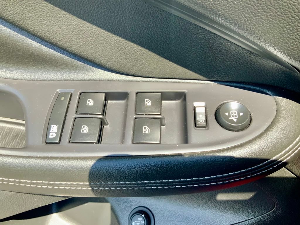 Used 2020 Buick Envision Essence FWD image 17