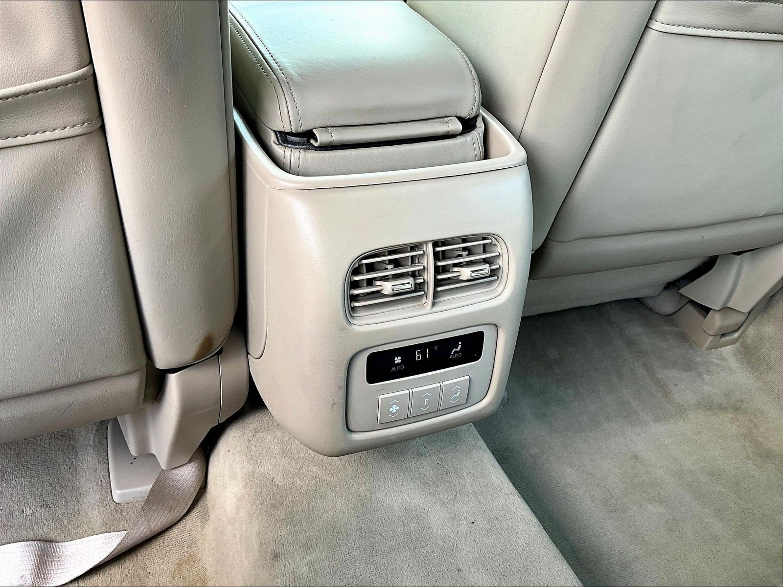 Used 2007 Cadillac DTS Luxury I w/ Trunk Convenience Package FWD image 10