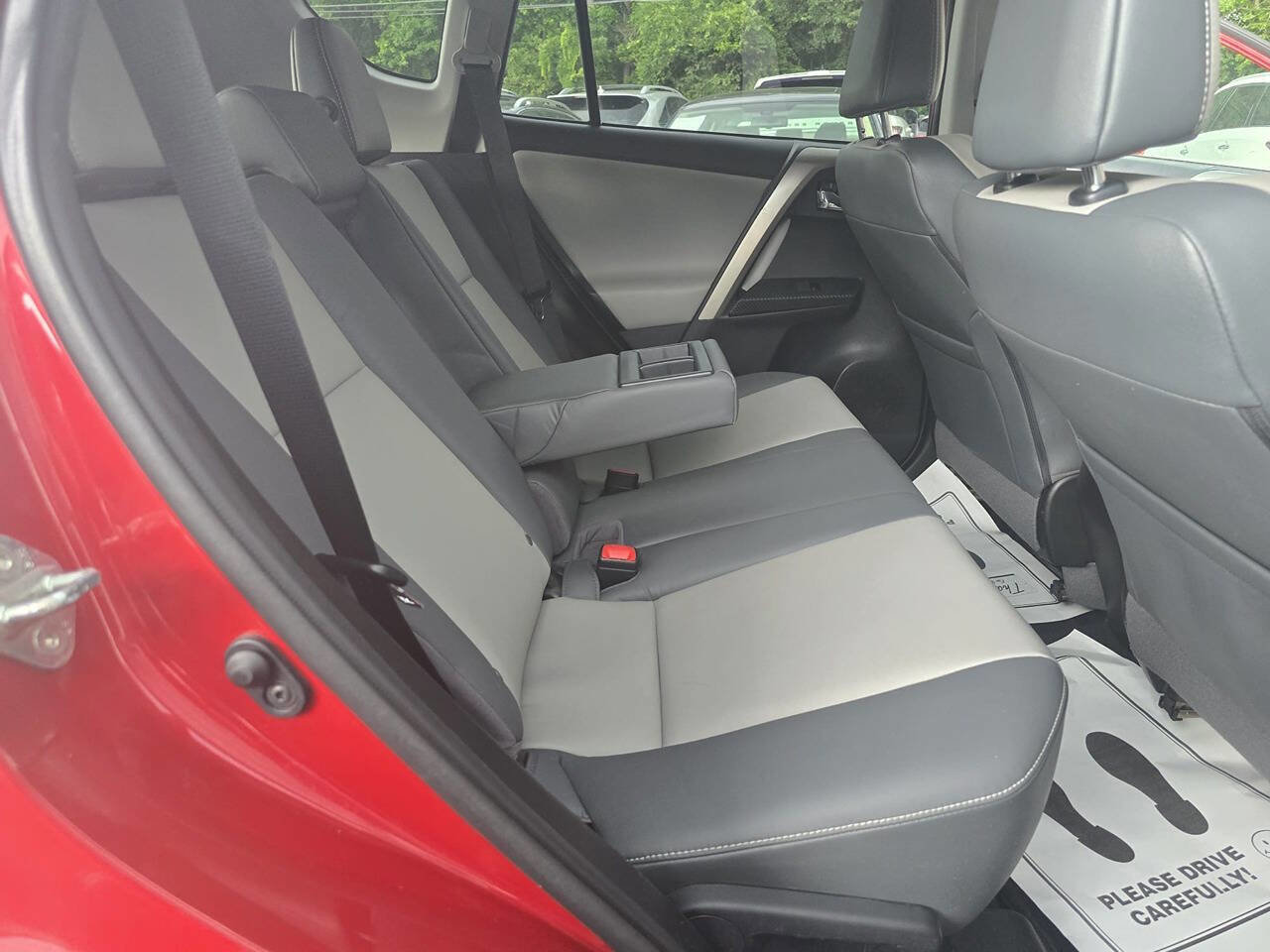 Used 2015 Toyota RAV4 Limited image 32