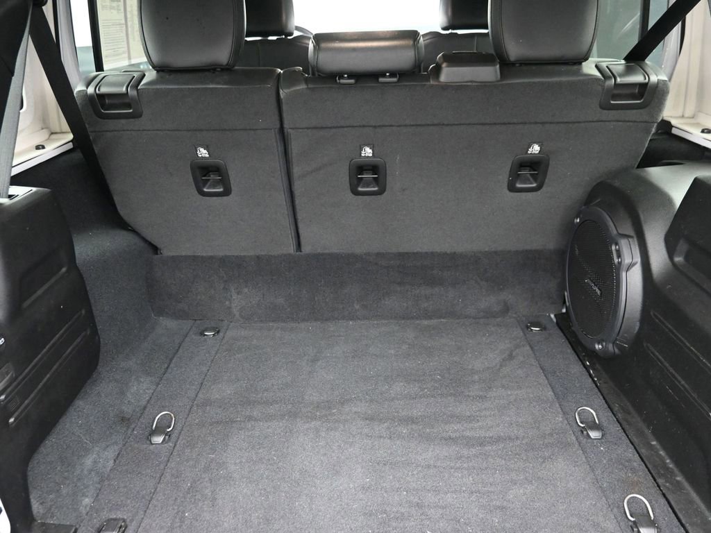 Used 2022 Jeep Wrangler Unlimited Sahara w/ Cold Weather Group image 10