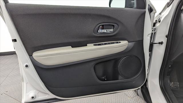 Used 2020 Honda HR-V LX image 13