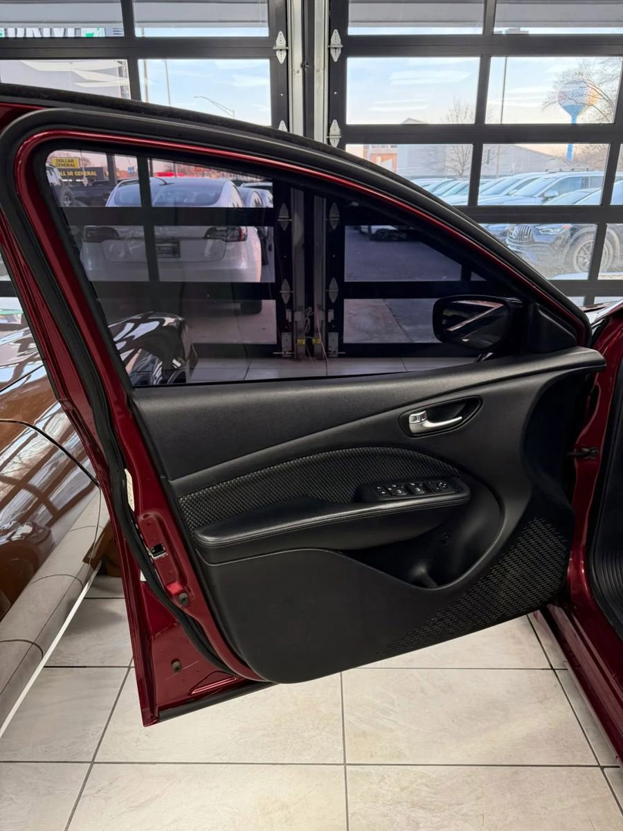 Used 2015 Dodge Dart SXT image 17