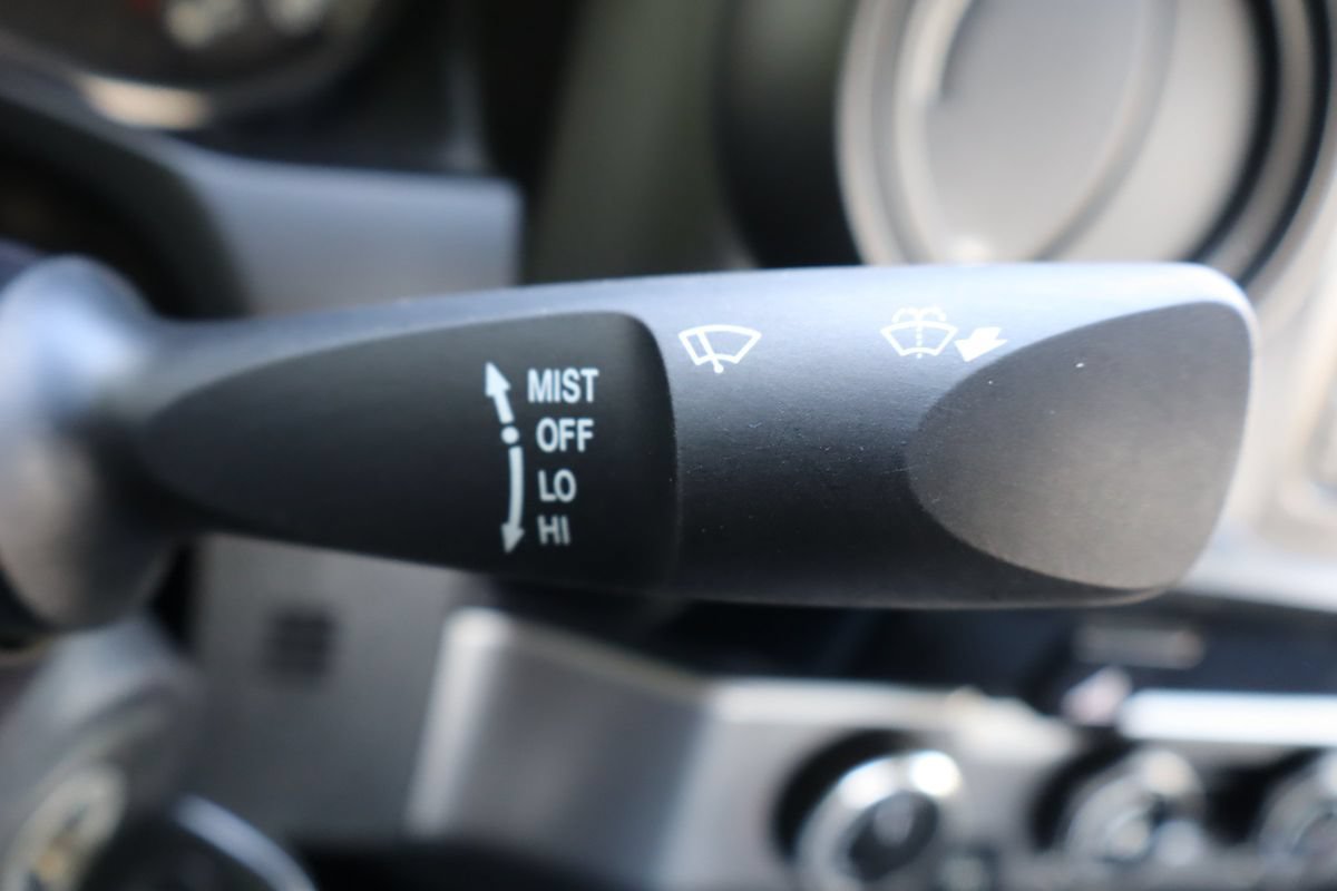 Used 2016 Toyota Tacoma SR AWD/4WD image 29