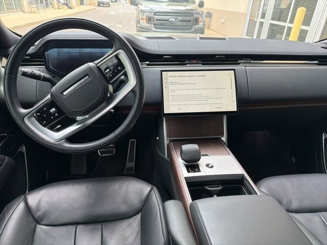 Used 2024 Land Rover Range Rover SE image 11
