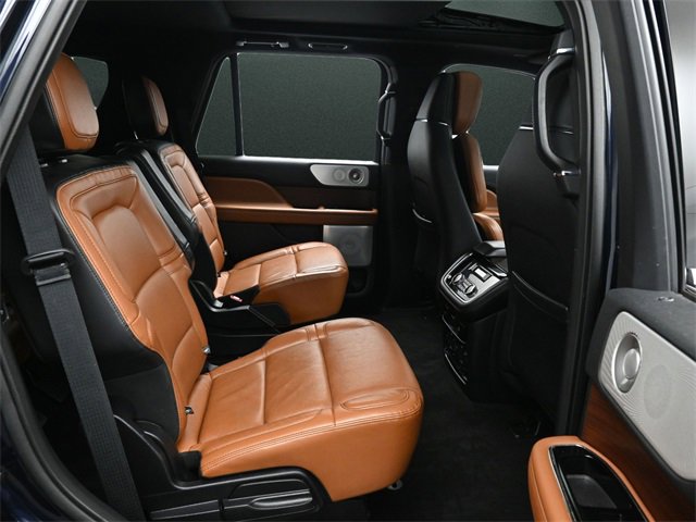 Used 2021 Lincoln Navigator Reserve w/ Luxury Package image 18