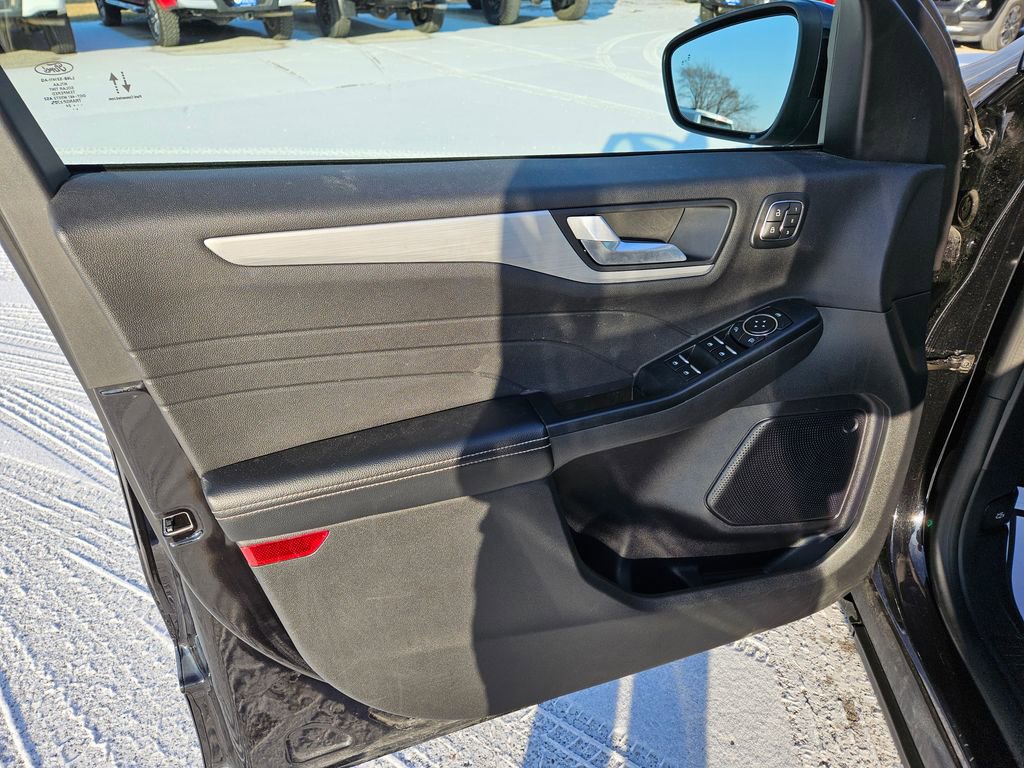 Used 2024 Ford Escape Platinum image 22