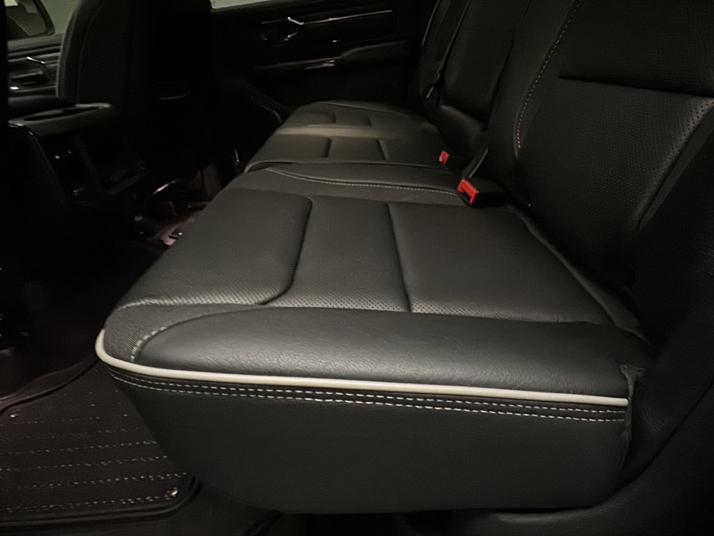 Used 2025 RAM 1500 Limited AWD/4WD image 14