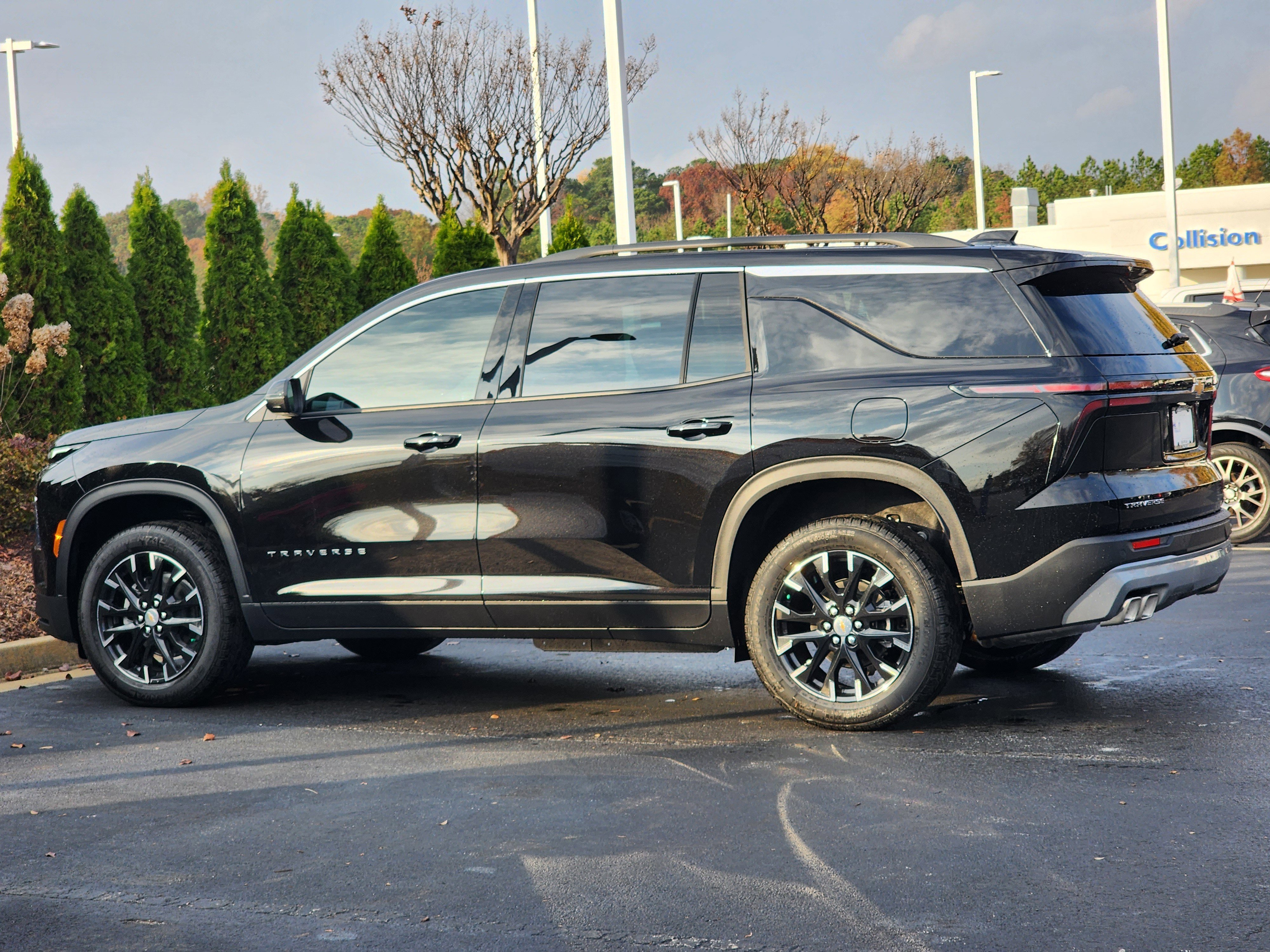 New 2026 Chevrolet Traverse LT image 9