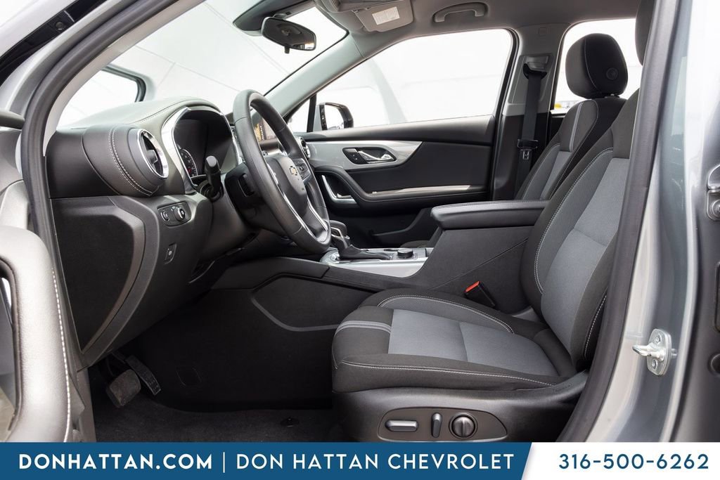 Used 2025 Chevrolet Blazer LT AWD/4WD image 3
