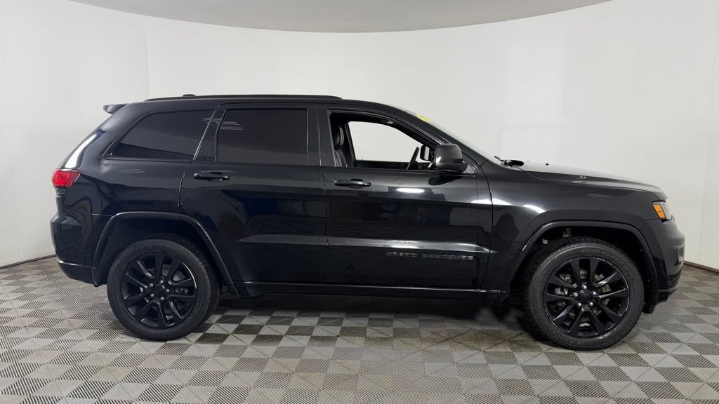 Used 2019 Jeep Grand Cherokee Altitude AWD/4WD image 10