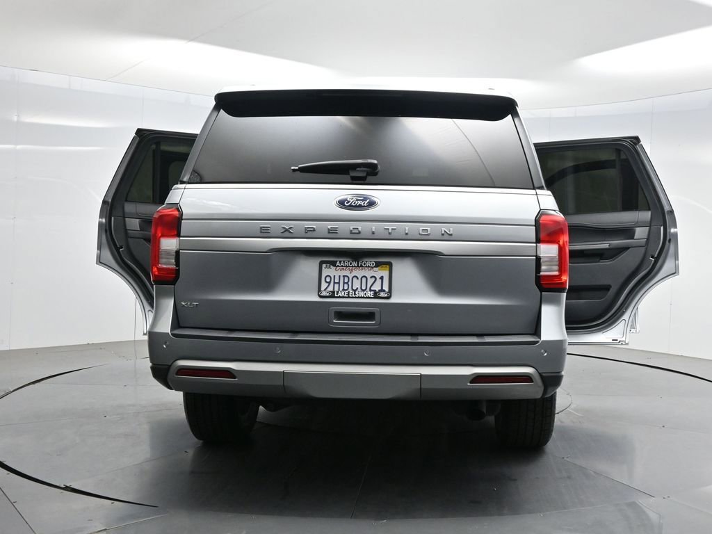 Used 2023 Ford Expedition XLT image 38