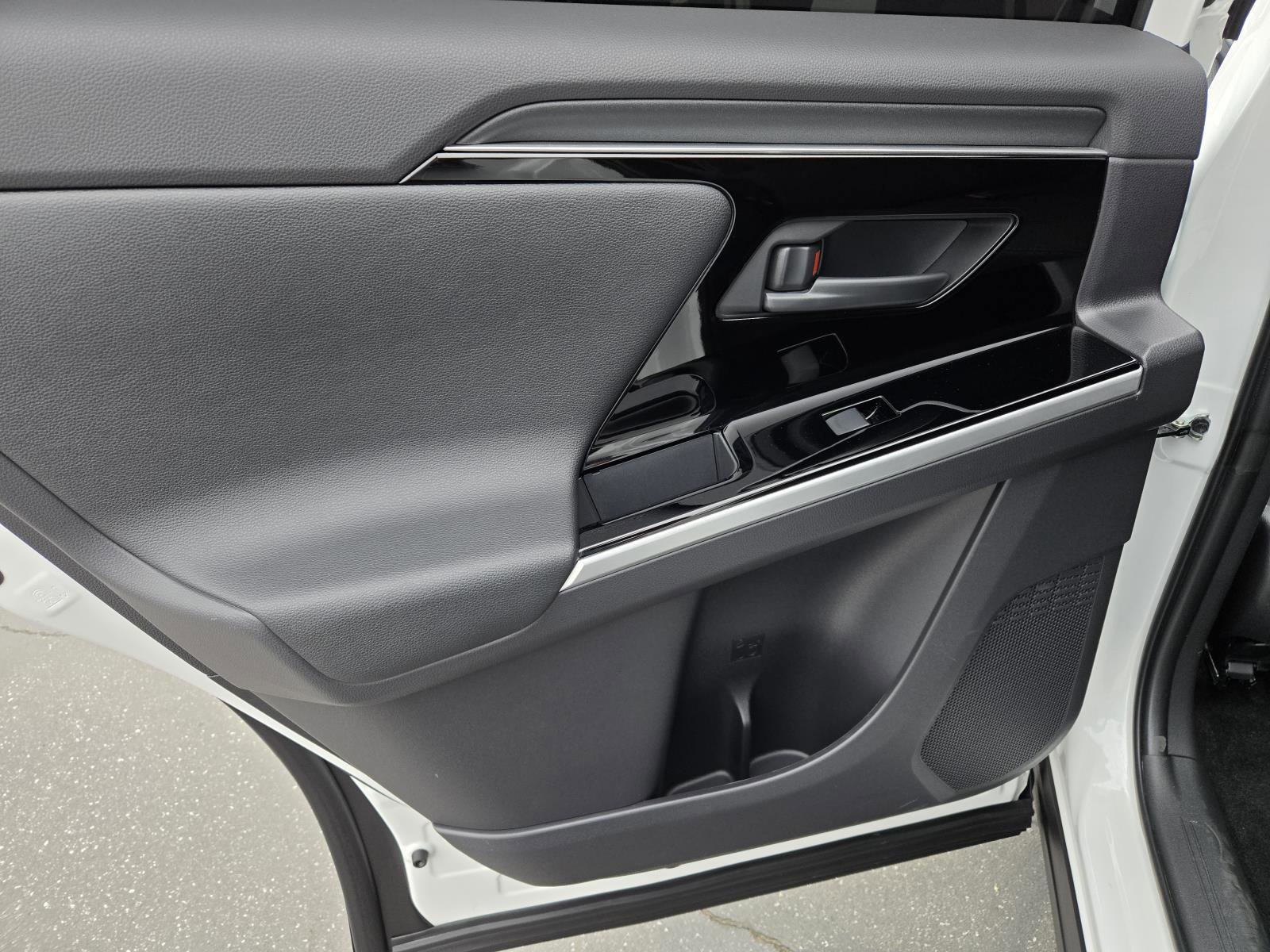 Used 2024 Toyota bZ4X FWD image 23