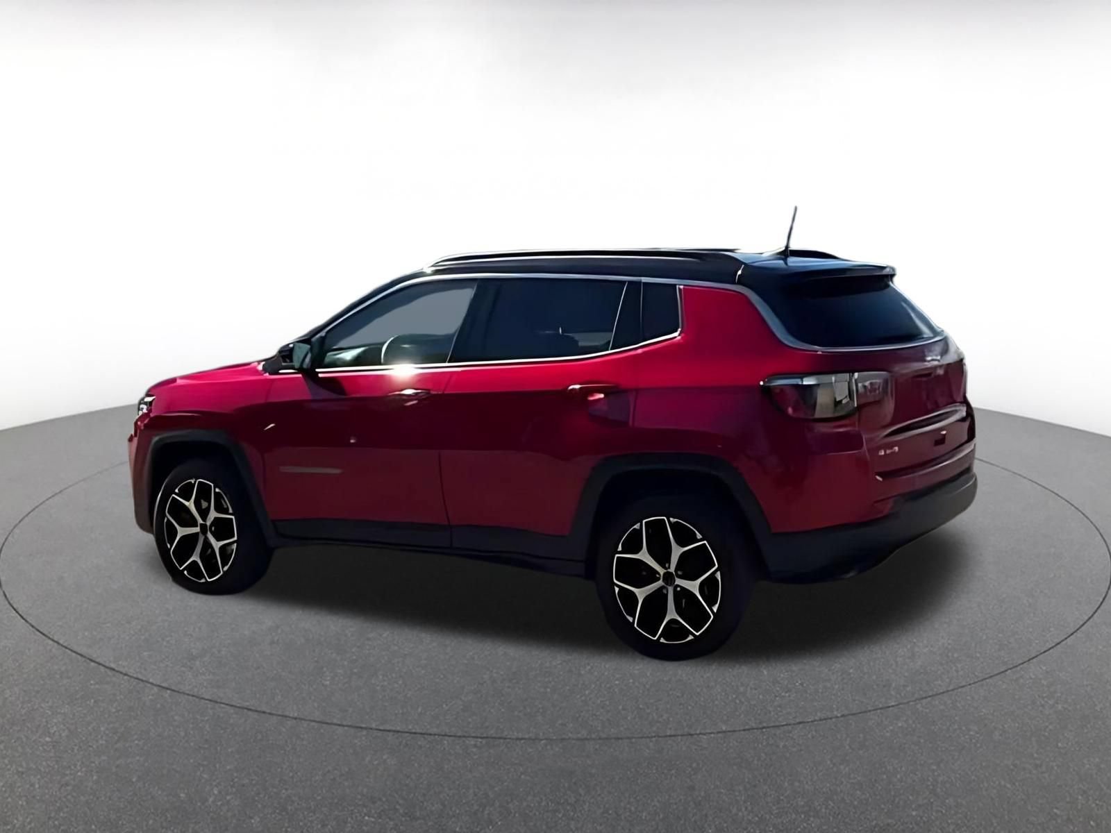 Used 2025 Jeep Compass Limited AWD/4WD image 12