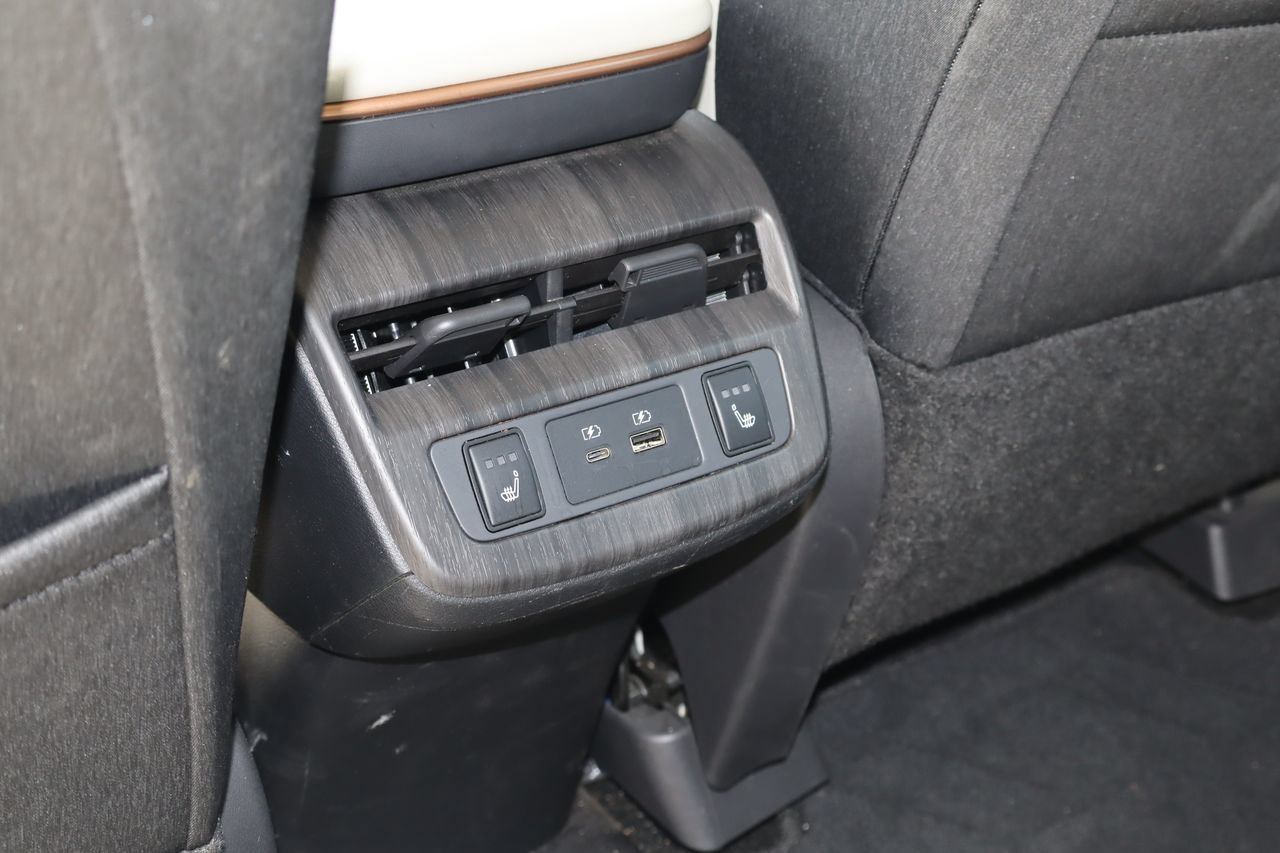 Used 2024 Nissan Ariya FWD image 18