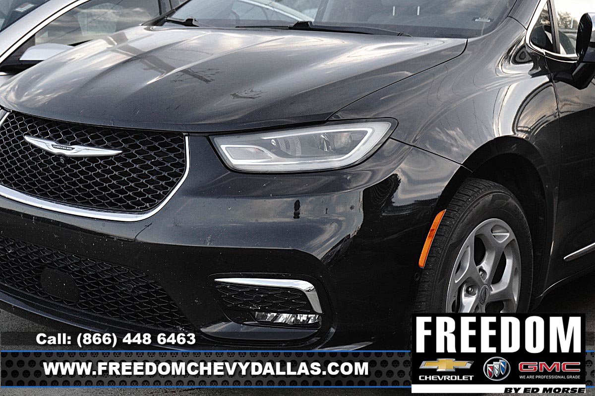 Used 2021 Chrysler Pacifica Limited w/ Uconnect Theater Family Group AWD/4WD image 6
