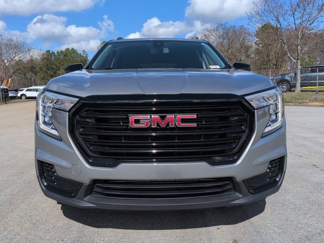 Used 2023 GMC Terrain SLE w/ Driver Convenience Package image 9