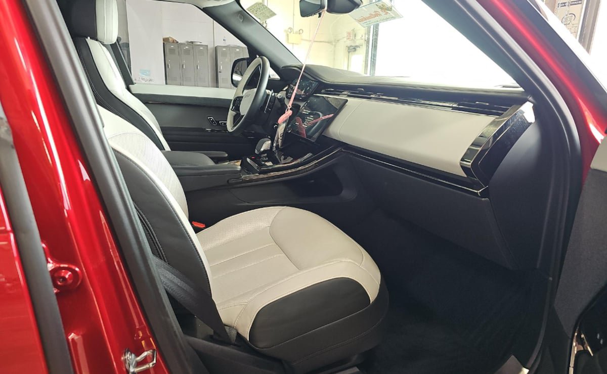 Used 2024 Land Rover Range Rover Sport Dynamic SE AWD/4WD image 7