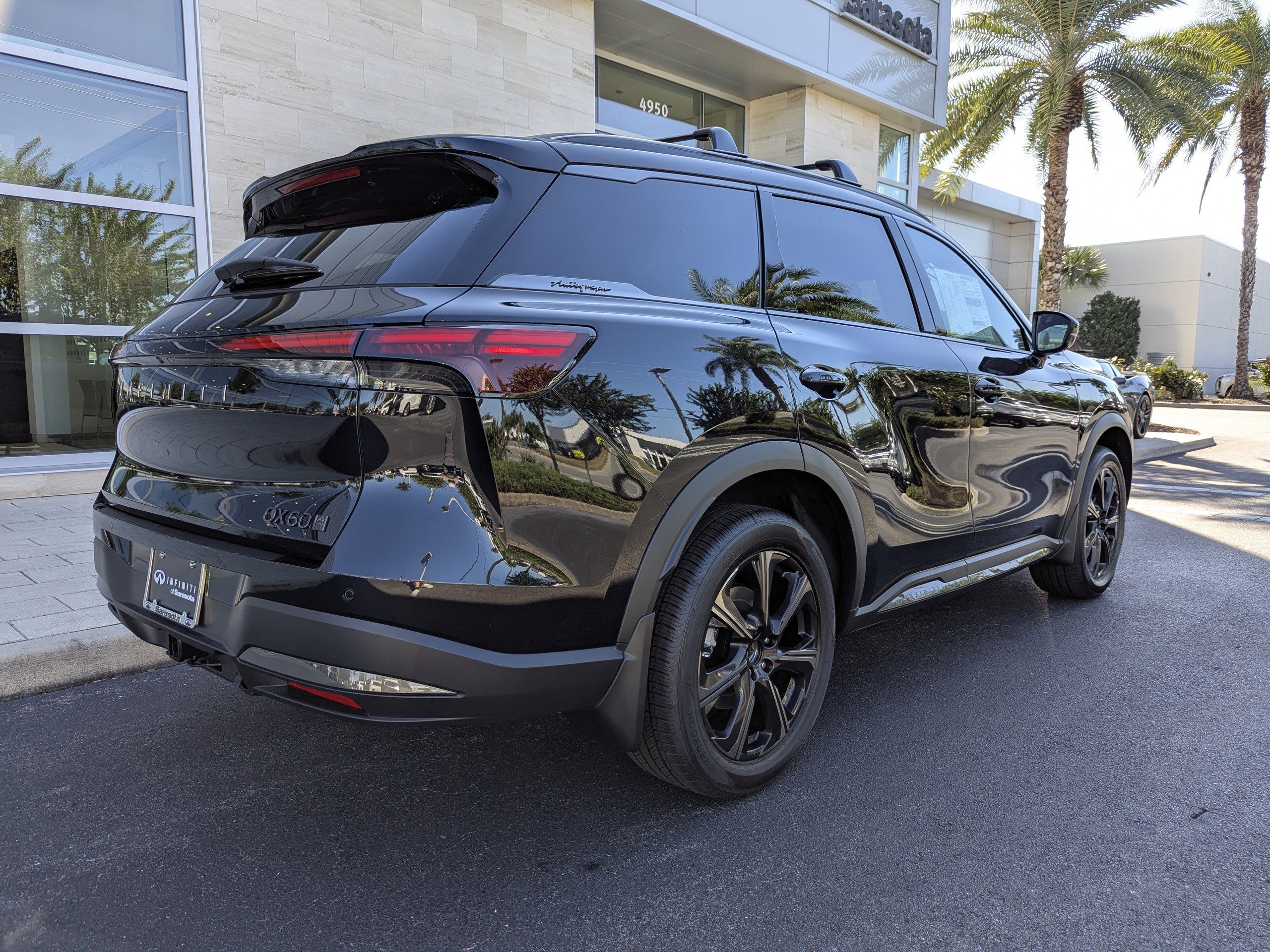 New 2026 INFINITI QX60 Autograph w/ Dark Cargo Package image 4