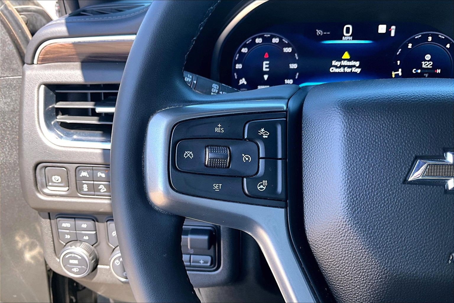 Used 2023 Chevrolet Suburban Z71 w/ Z71 Off-Road Package AWD/4WD image 11