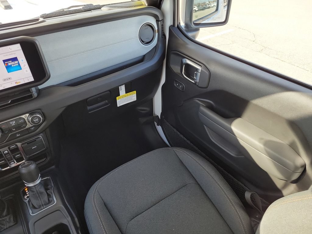 New 2025 Jeep Gladiator Sport AWD/4WD image 16