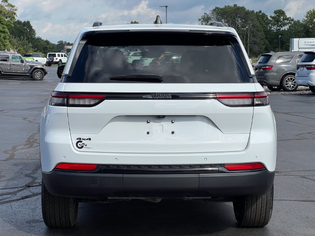 Used 2024 Jeep Grand Cherokee Altitude AWD/4WD image 42