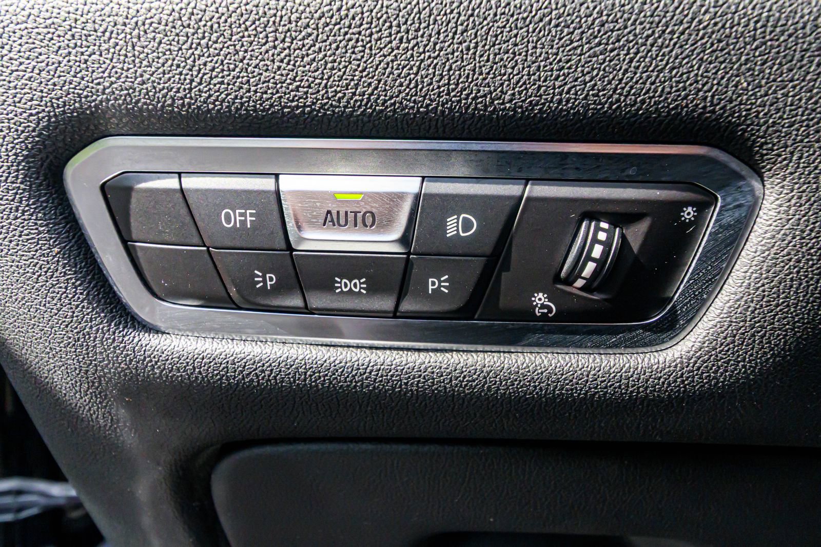 Used 2022 BMW X5 sDrive40i w/ M Sport Package image 22