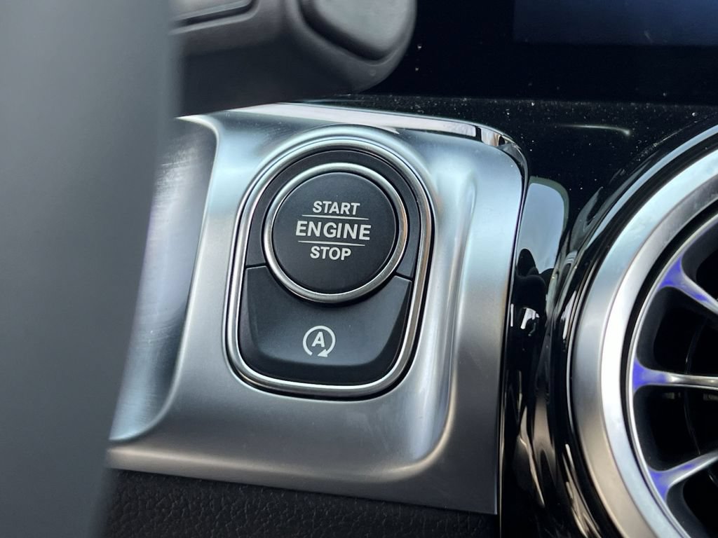 Used 2026 Mercedes-Benz GLB 250 4MATIC image 31