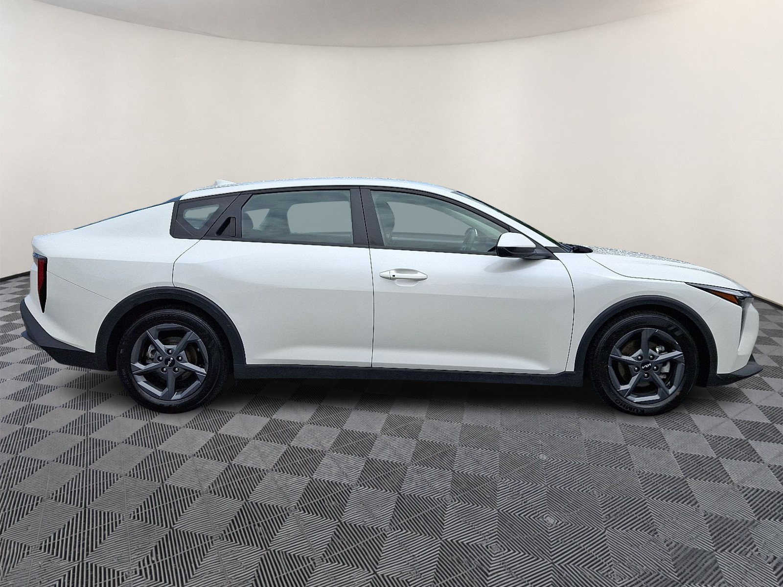 Certified 2025 Kia K4 FWD image 7
