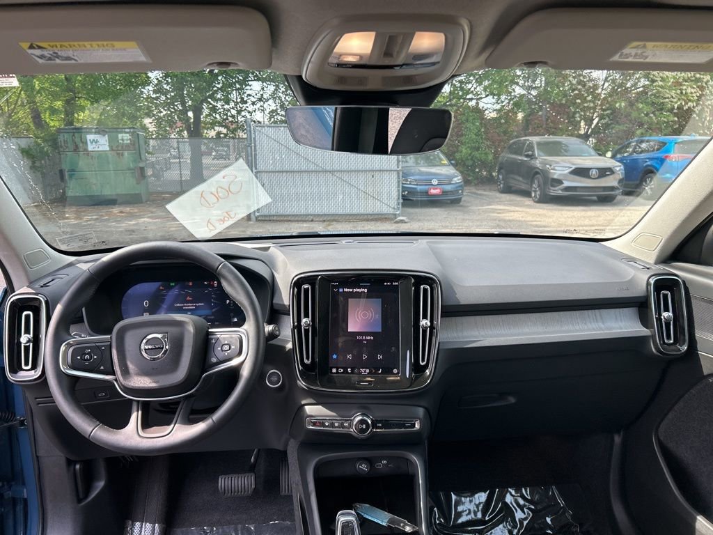 Used 2025 Volvo XC40 B5 Plus AWD/4WD image 16