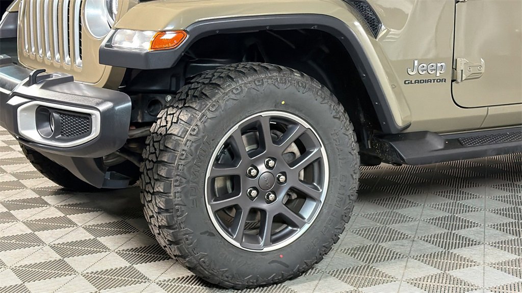 Used 2020 Jeep Gladiator Overland image 4