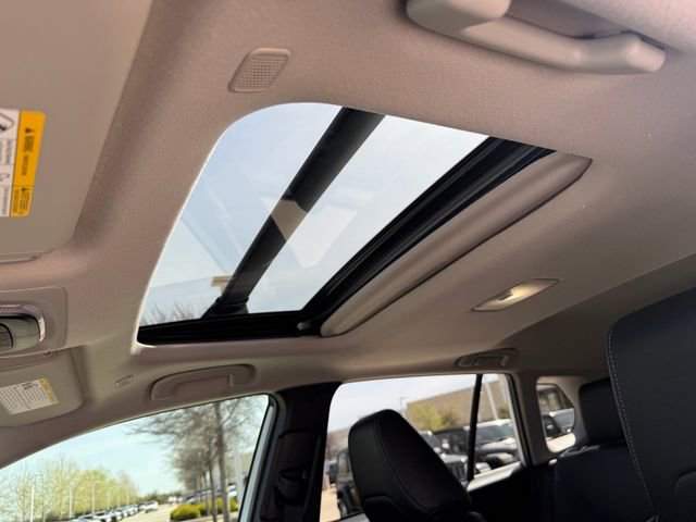 Used 2026 Toyota Corolla Cross XLE w/ Convenience Package image 15