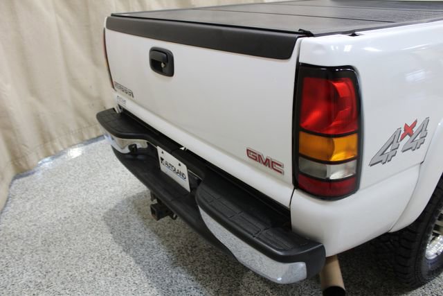 Used 2005 GMC Sierra 2500 SLT w/ Heavy-Duty Power Package image 5