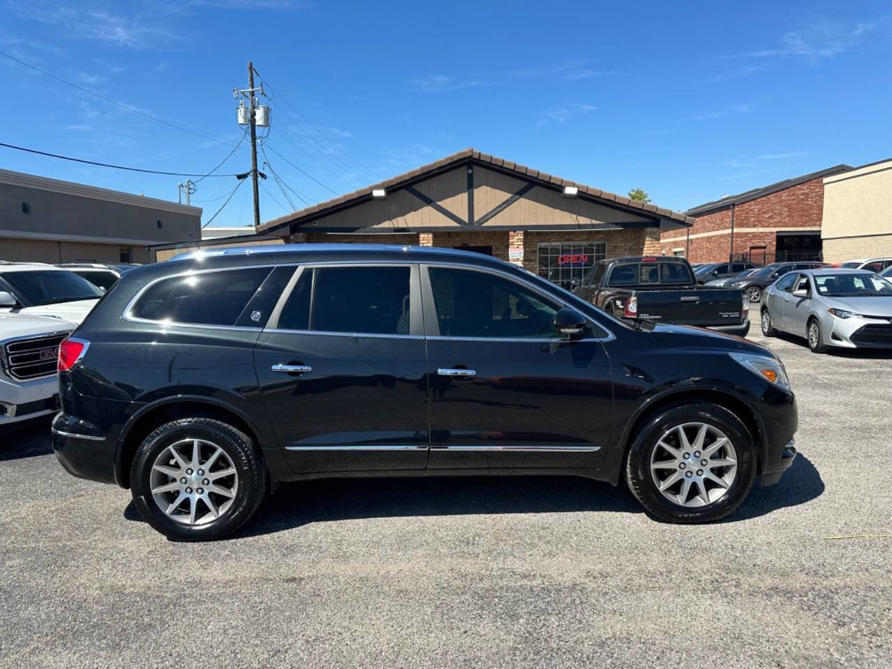 Used 2013 Buick Enclave Leather w/ LPO, Cargo Convenience Pkg image 4