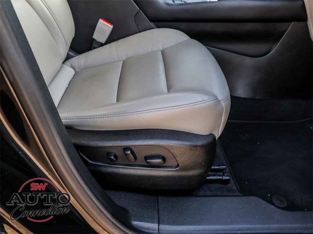 Used 2023 Cadillac XT4 Premium Luxury image 15